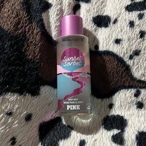 PINK body mist